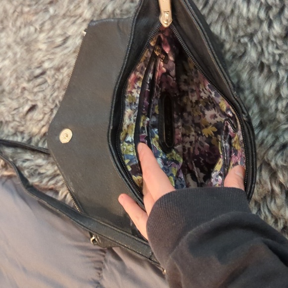 Black Crossbody clutch - Picture 4 of 5